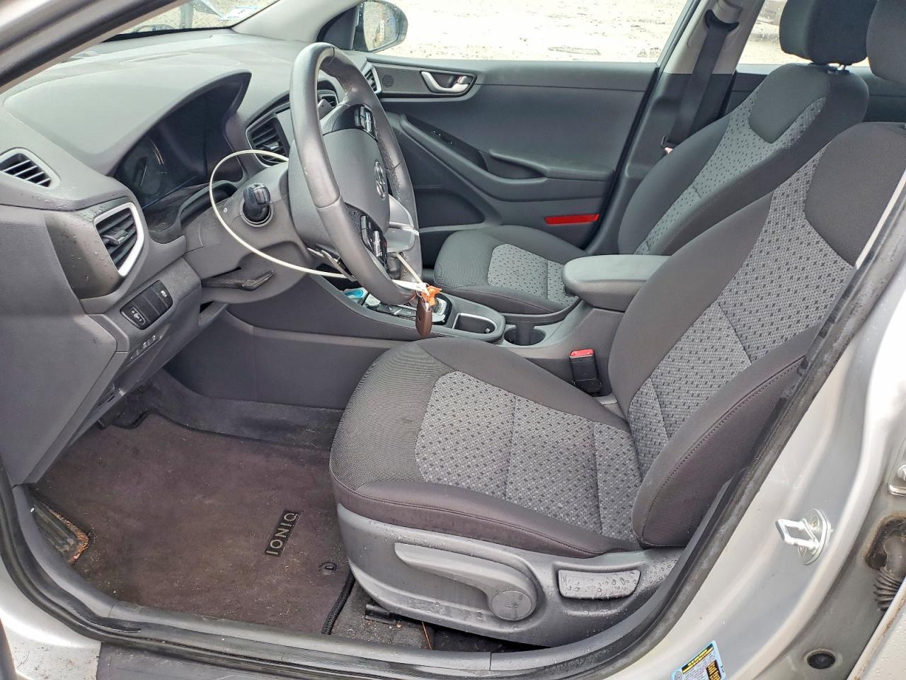 2019 Hyundai Ioniq Plug-In Hybrid Base - Фото 7