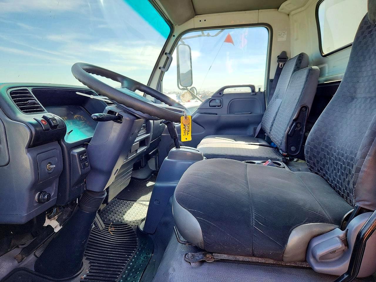 2006 Chevrolet Express Box Truck - Фото 7