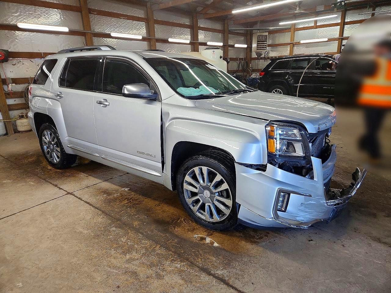 2016 GMC Terrain Denali - Image 4