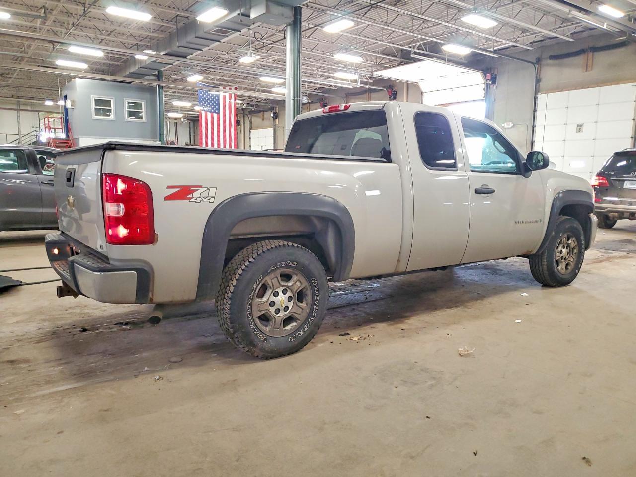 2007 Chevrolet Silverado K1500 - Image 3