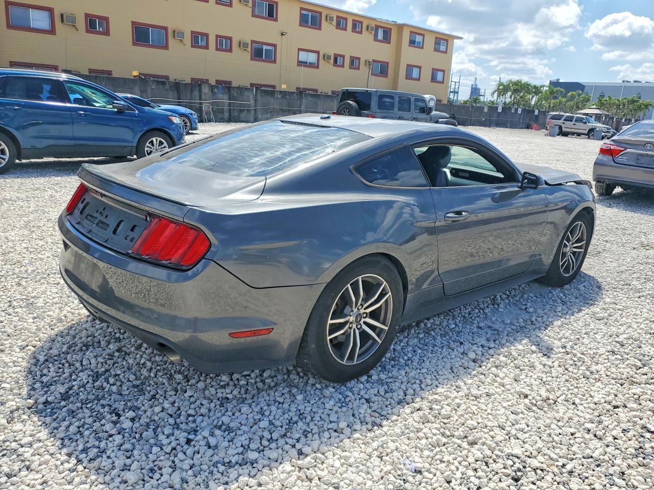 2015 Ford Mustang - Image 3