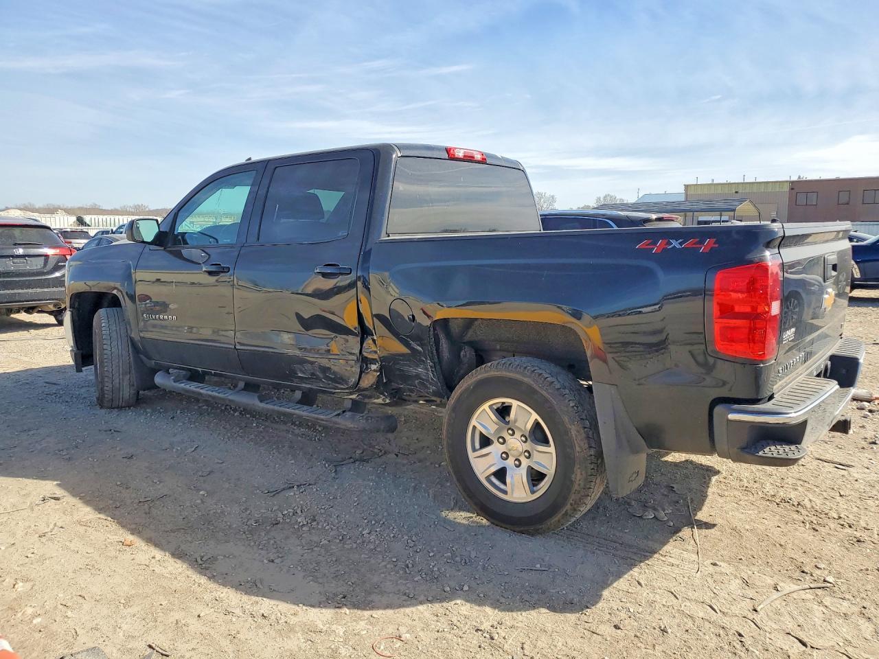 2018 Chevrolet Silverado K1500 Lt - Image 2