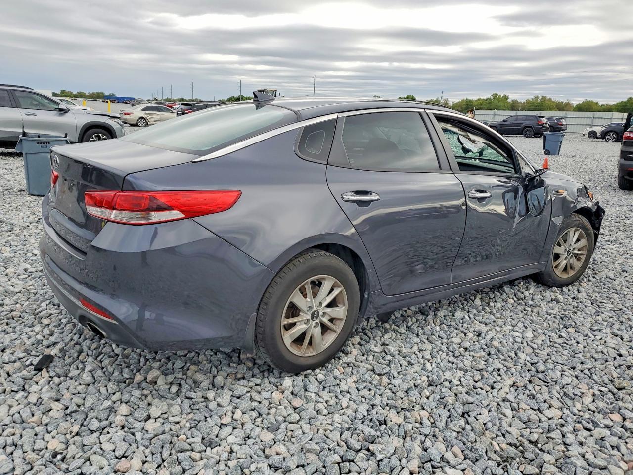 2017 Kia Optima Lx - Фото 3