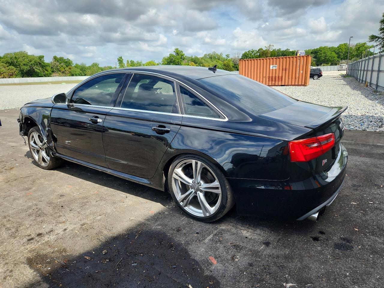 2014 Audi S6 - Image 2