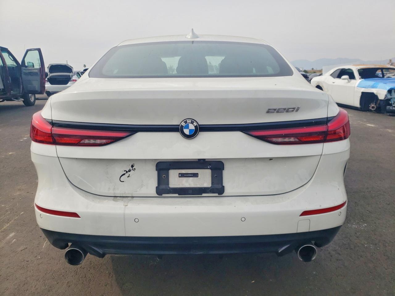 2024 BMW 228I - Фото 6