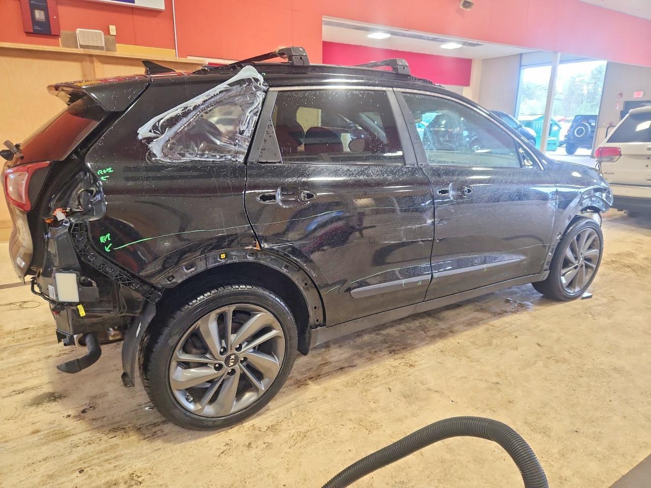 2017 Kia Niro Ex - Image 3