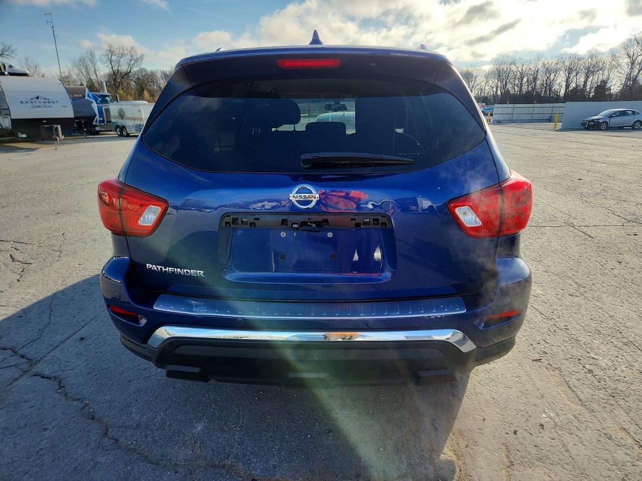 2020 Nissan Pathfinder S - Image 6