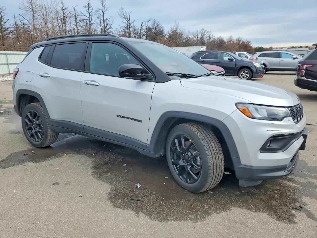 2024 Jeep Compass Latitude - Image 4