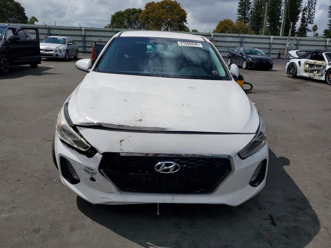 2018 Hyundai Elantra Gt Base - Image 5