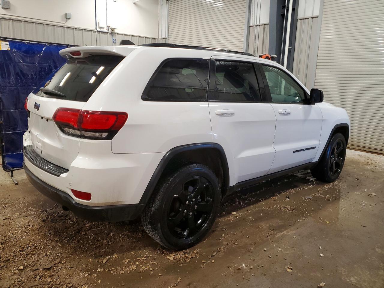 2020 Jeep Grand Cherokee Laredo - Фото 3