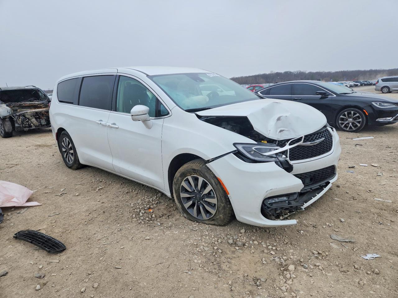 2022 Chrysler Pacifica Hybrid Touring L - Фото 4