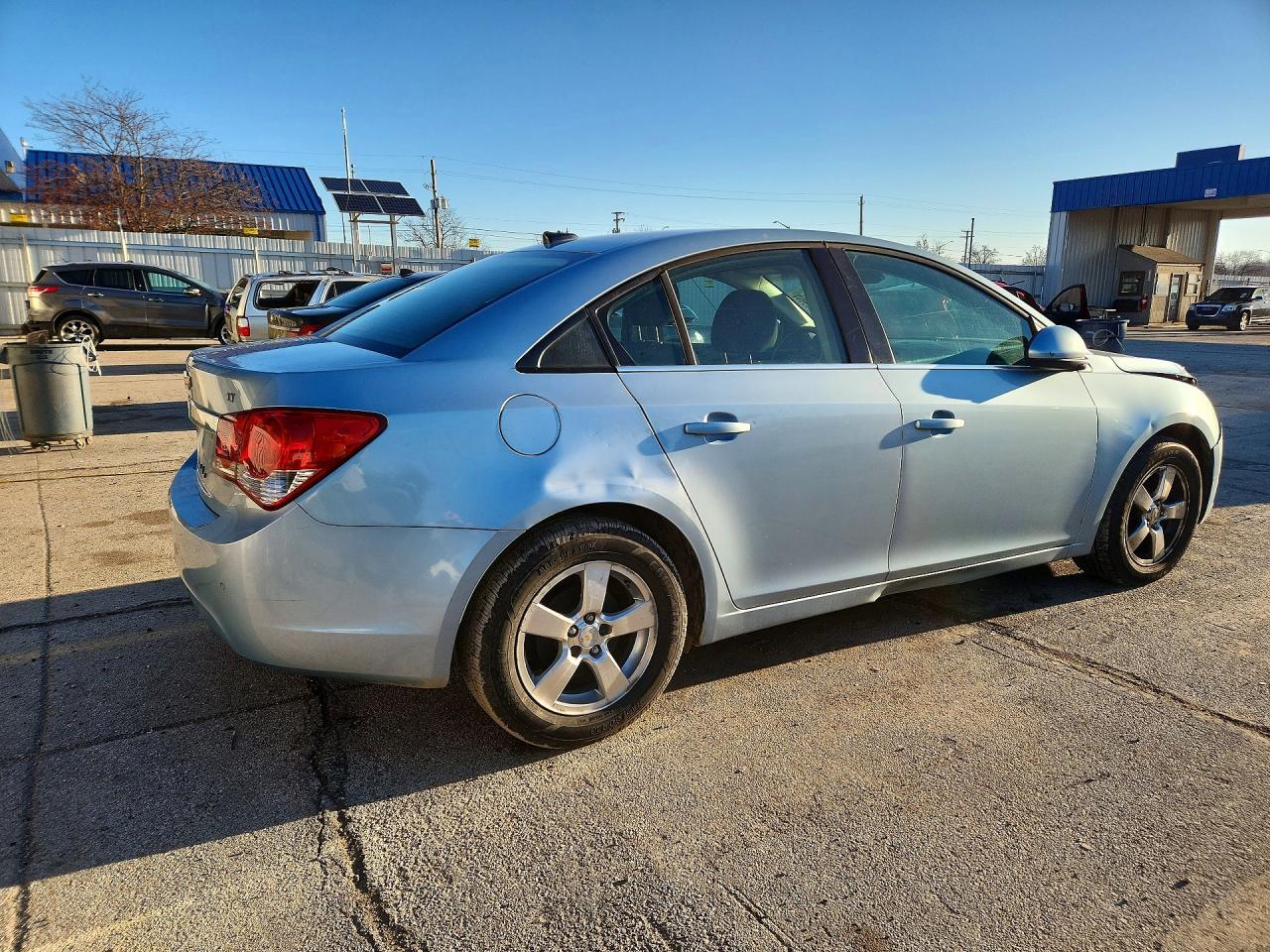 2011 Chevrolet Cruze Lt - Image 3
