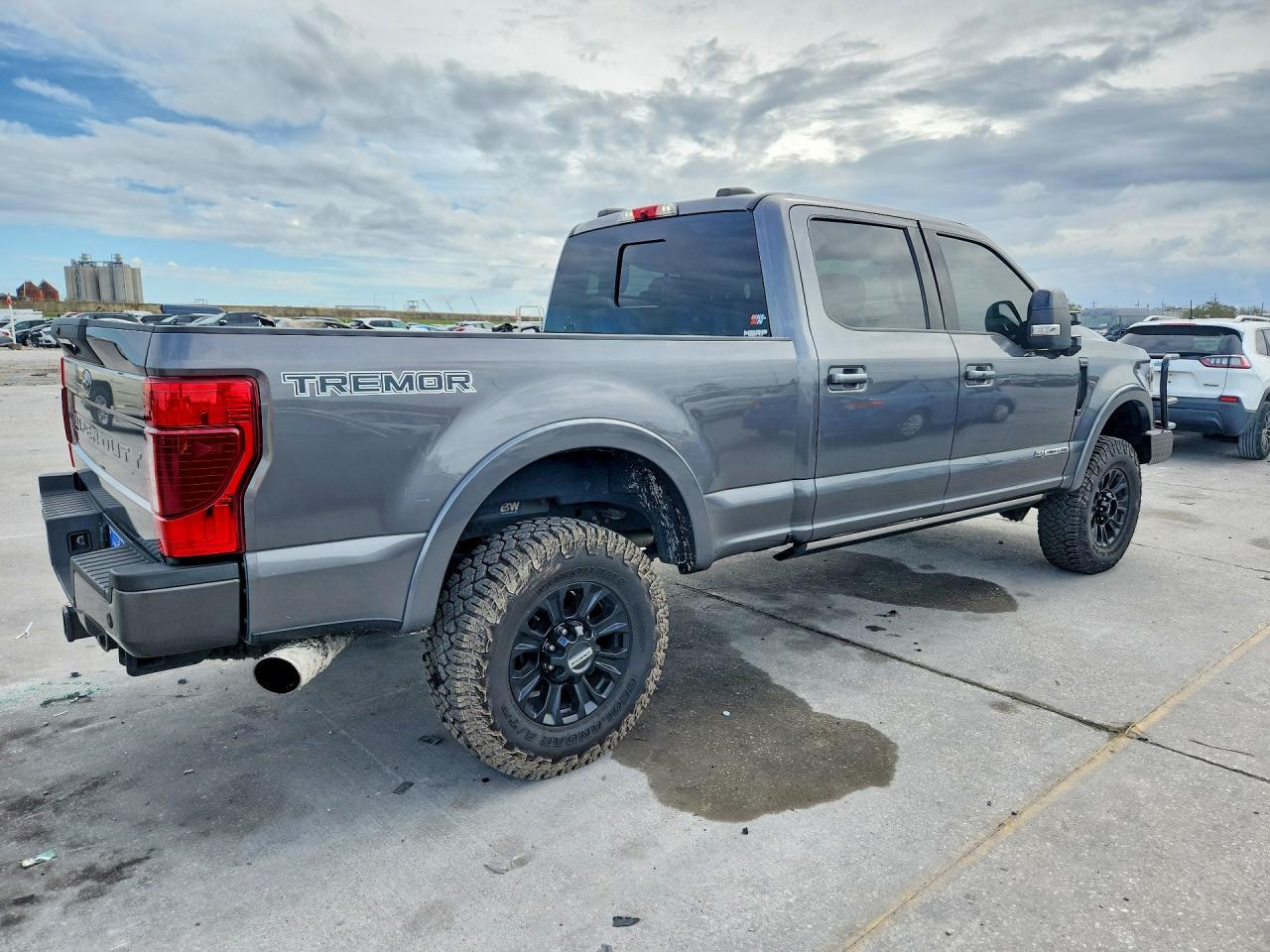 2021 Ford F250 Super Duty - Фото 3