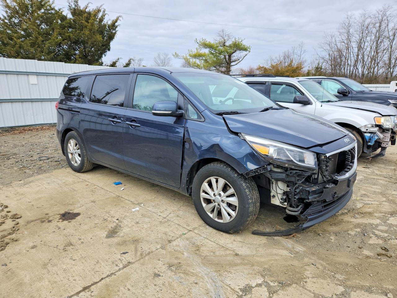 2017 Kia Sedona Lx - Фото 4