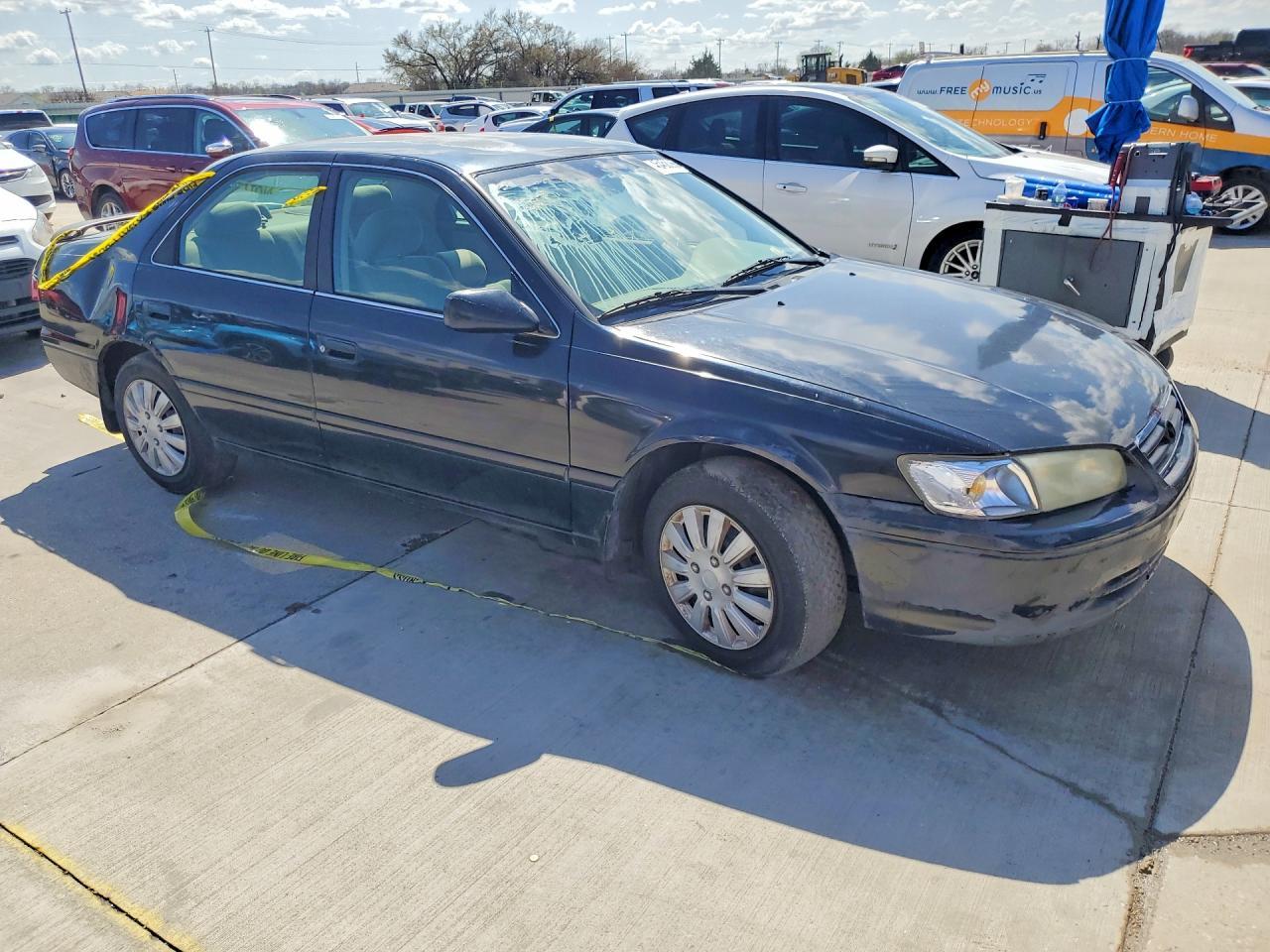 2001 Toyota Camry Le - Image 4