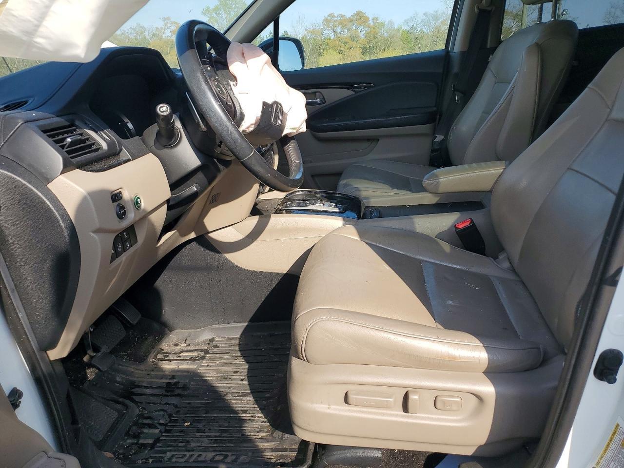 2018 Honda Pilot Touring - Image 7