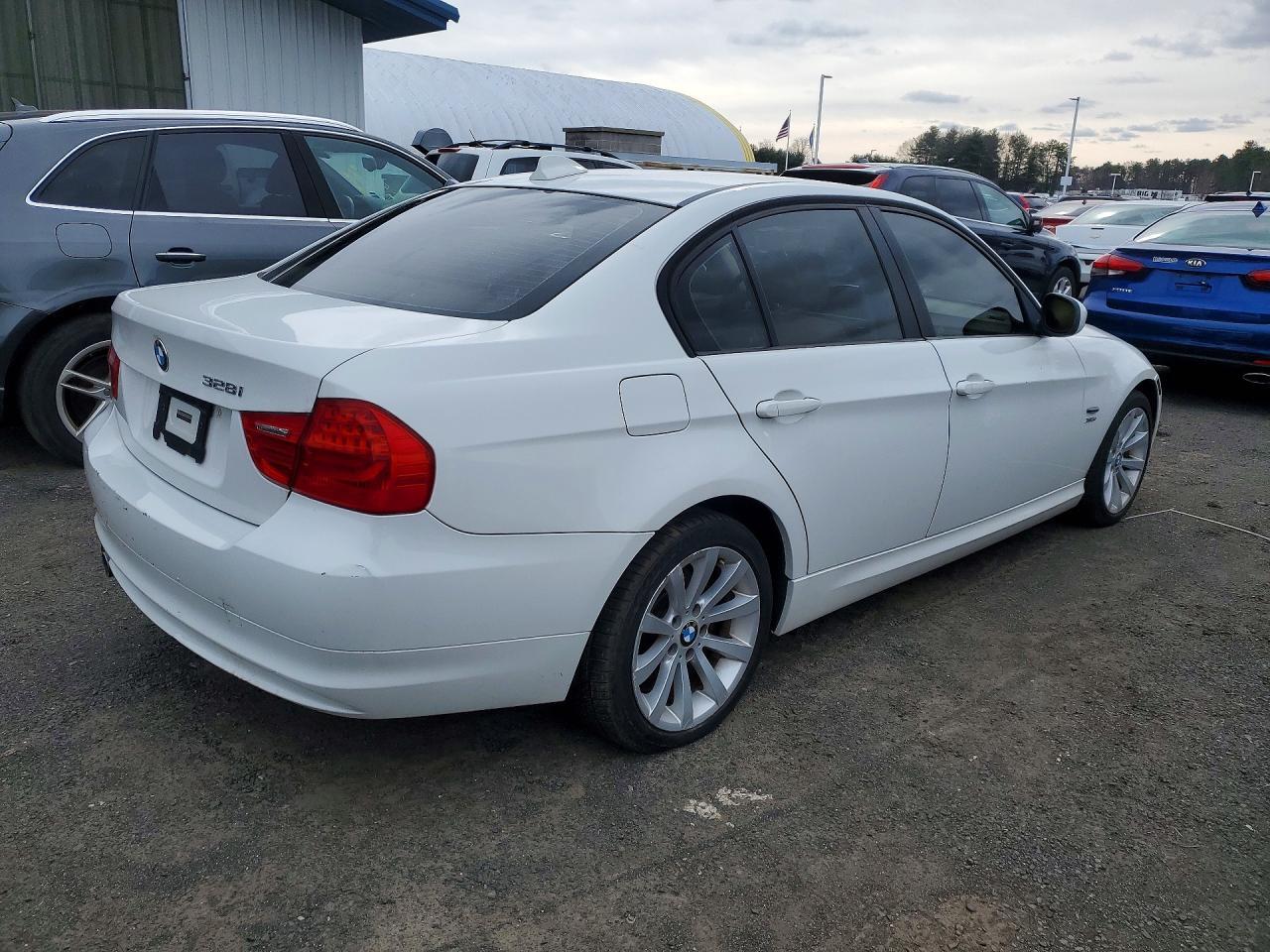 2011 BMW 328 Xi Sulev - Фото 3