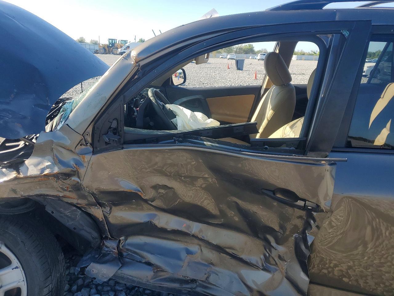 2011 Toyota Rav4 Base - Фото 7