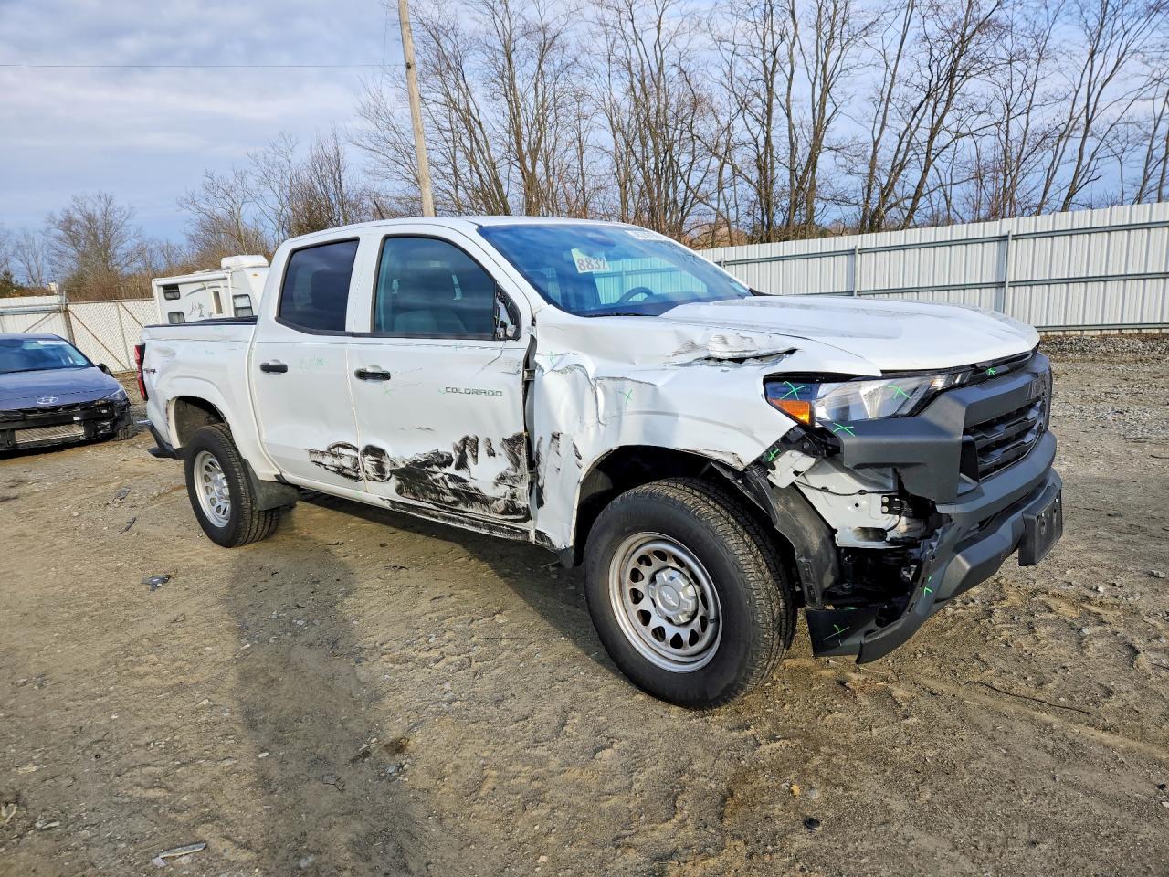 2023 Chevrolet Colorado - Image 4