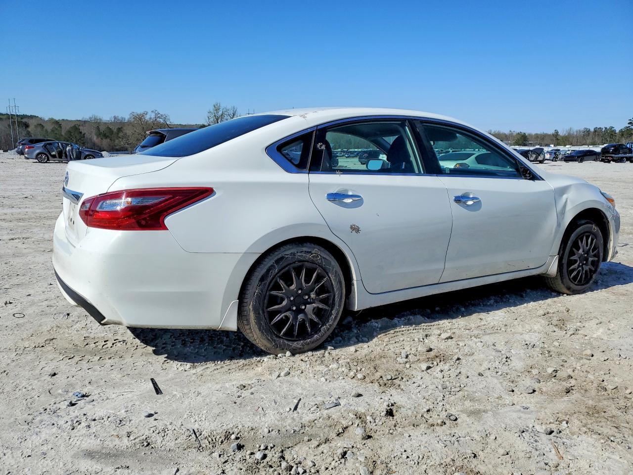 2018 Nissan Altima 2.5 S - Image 3