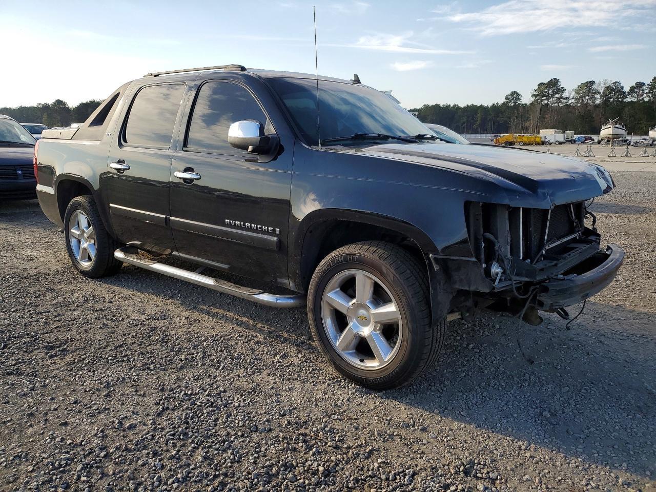 2008 Chevrolet Avalanche K1500 - Image 4