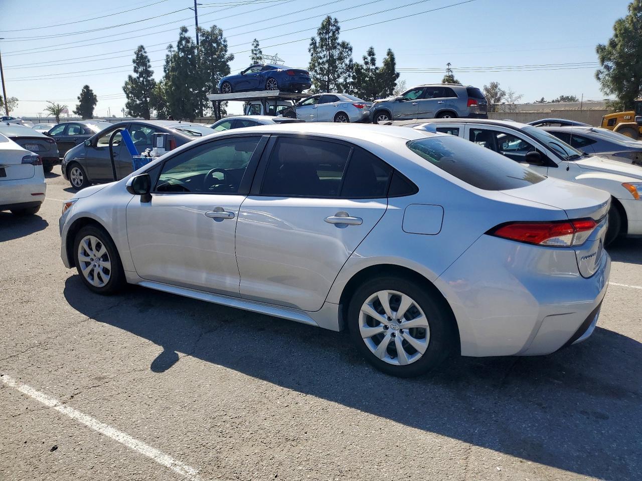 2021 Toyota Corolla Le - Фото 2