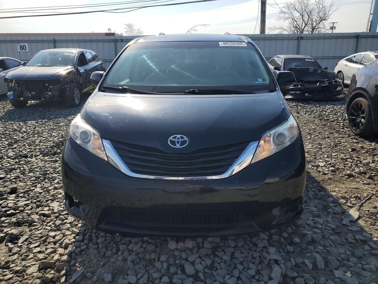 2015 Toyota Sienna Le 8-Passenger - Фото 5