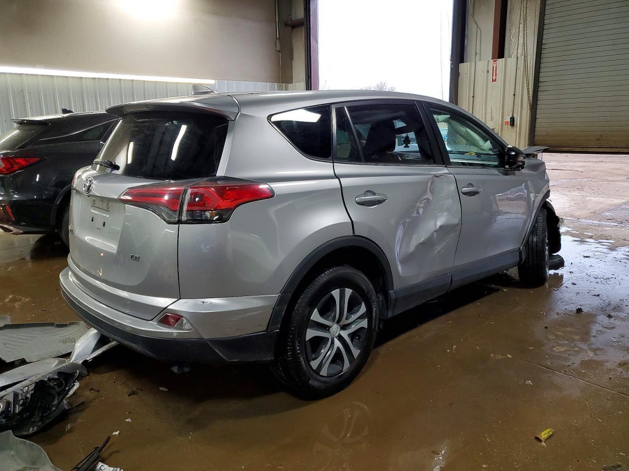 2018 Toyota Rav4 Le - Фото 3