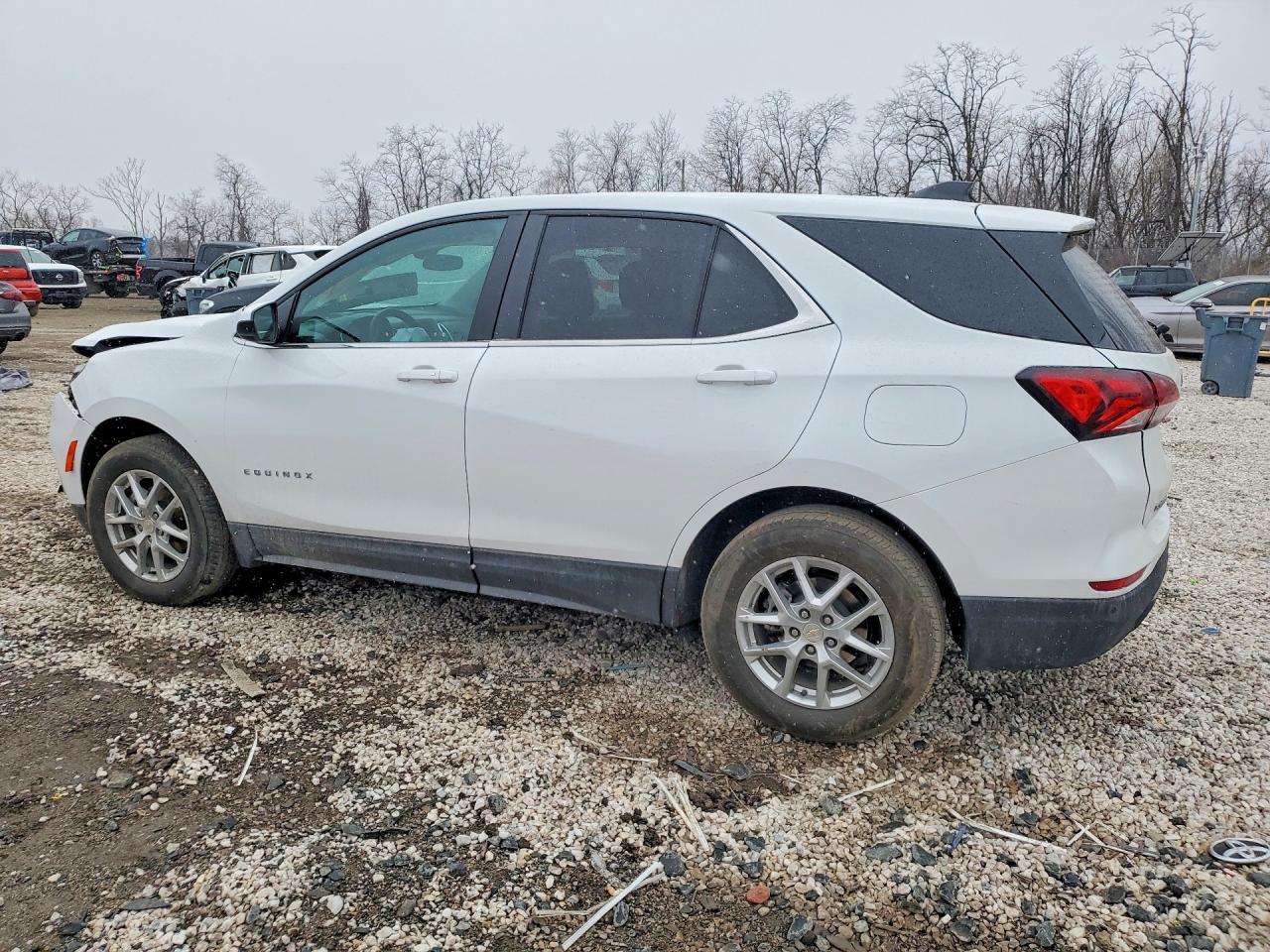 2024 Chevrolet Equinox Lt - Image 2