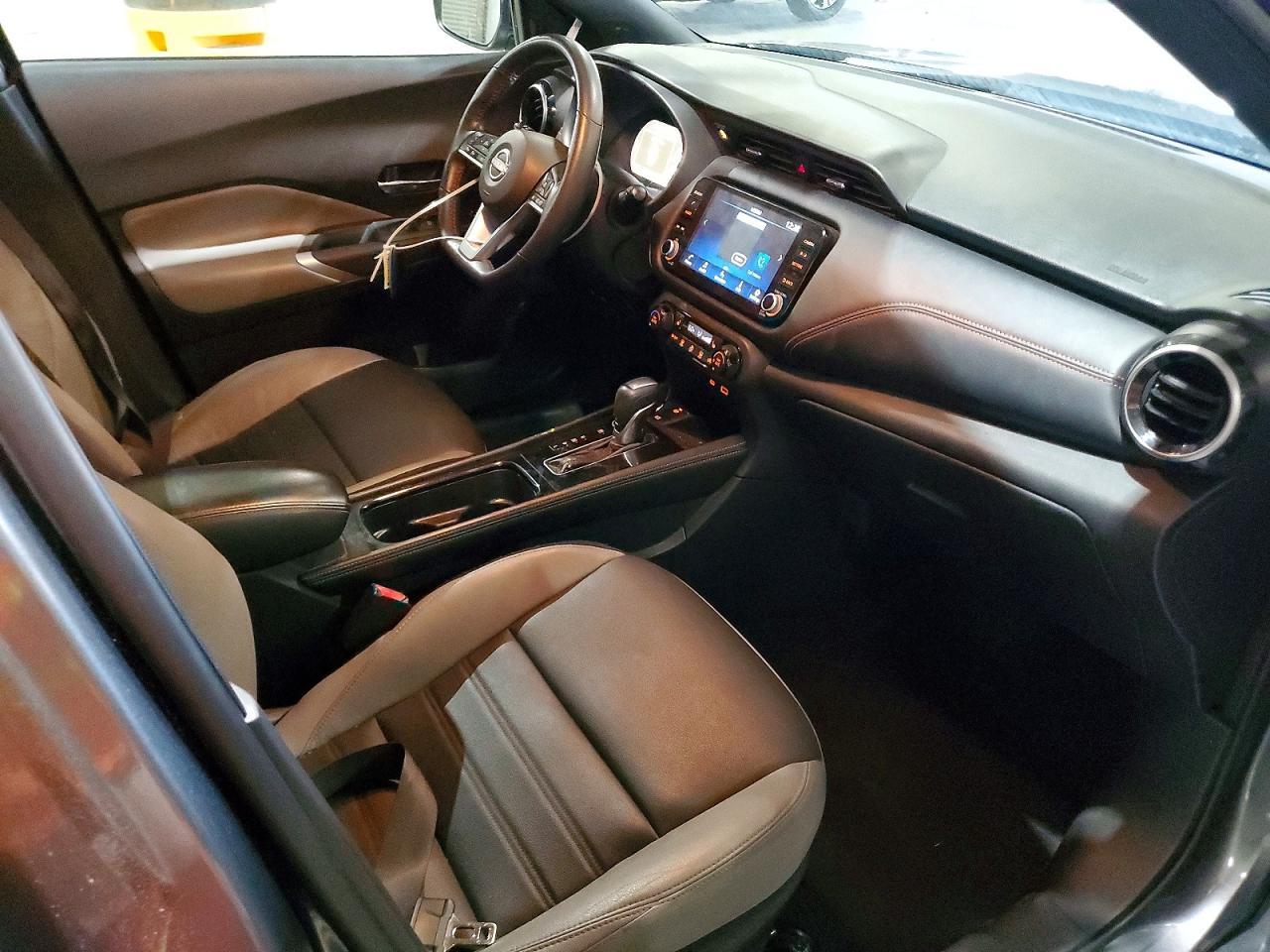 2024 Nissan Kicks Sr - Image 7