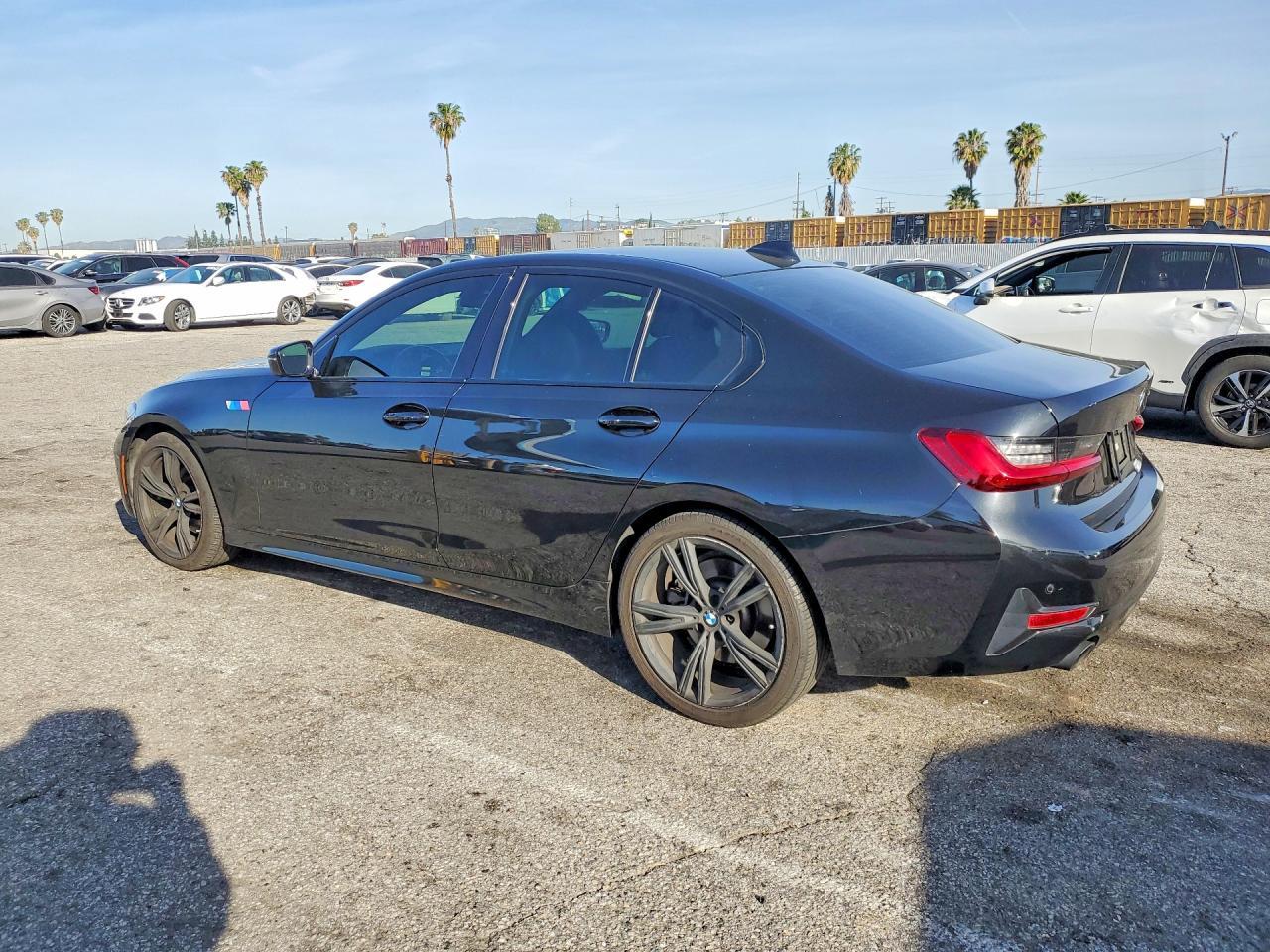 2022 BMW 330I - Фото 2