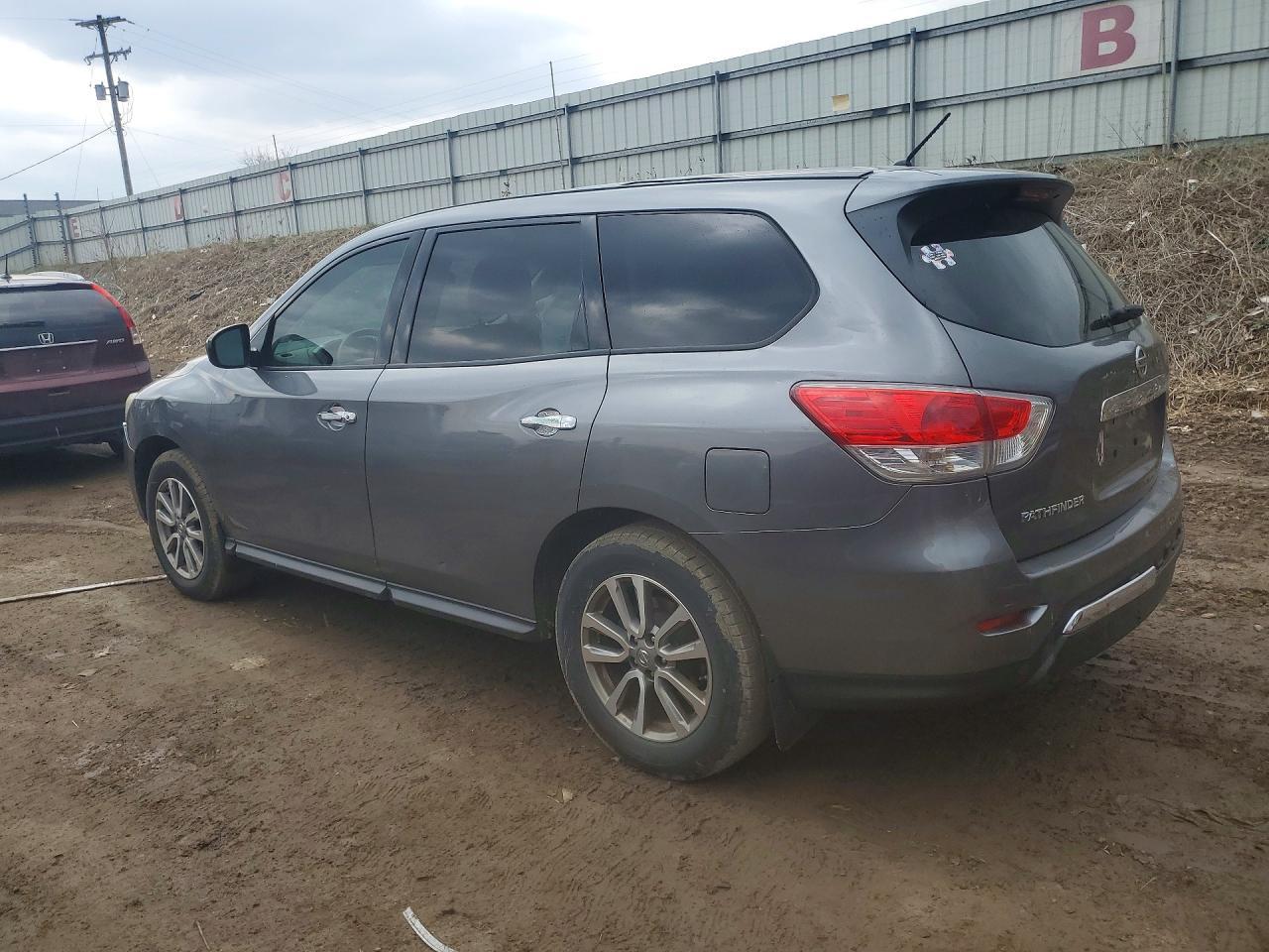 2015 Nissan Pathfinder S - Фото 2