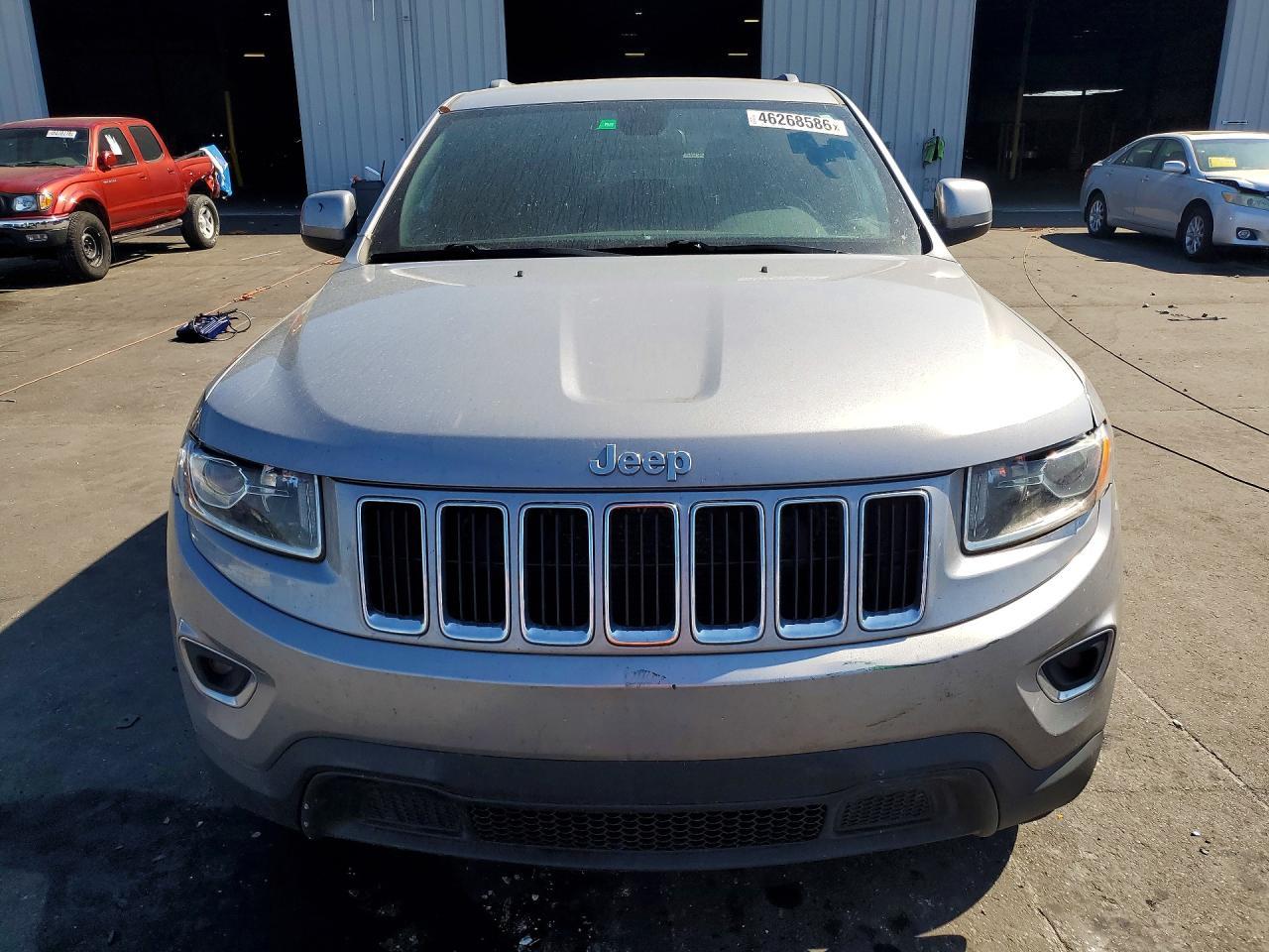 2015 Jeep Grand Cherokee Laredo - Image 5