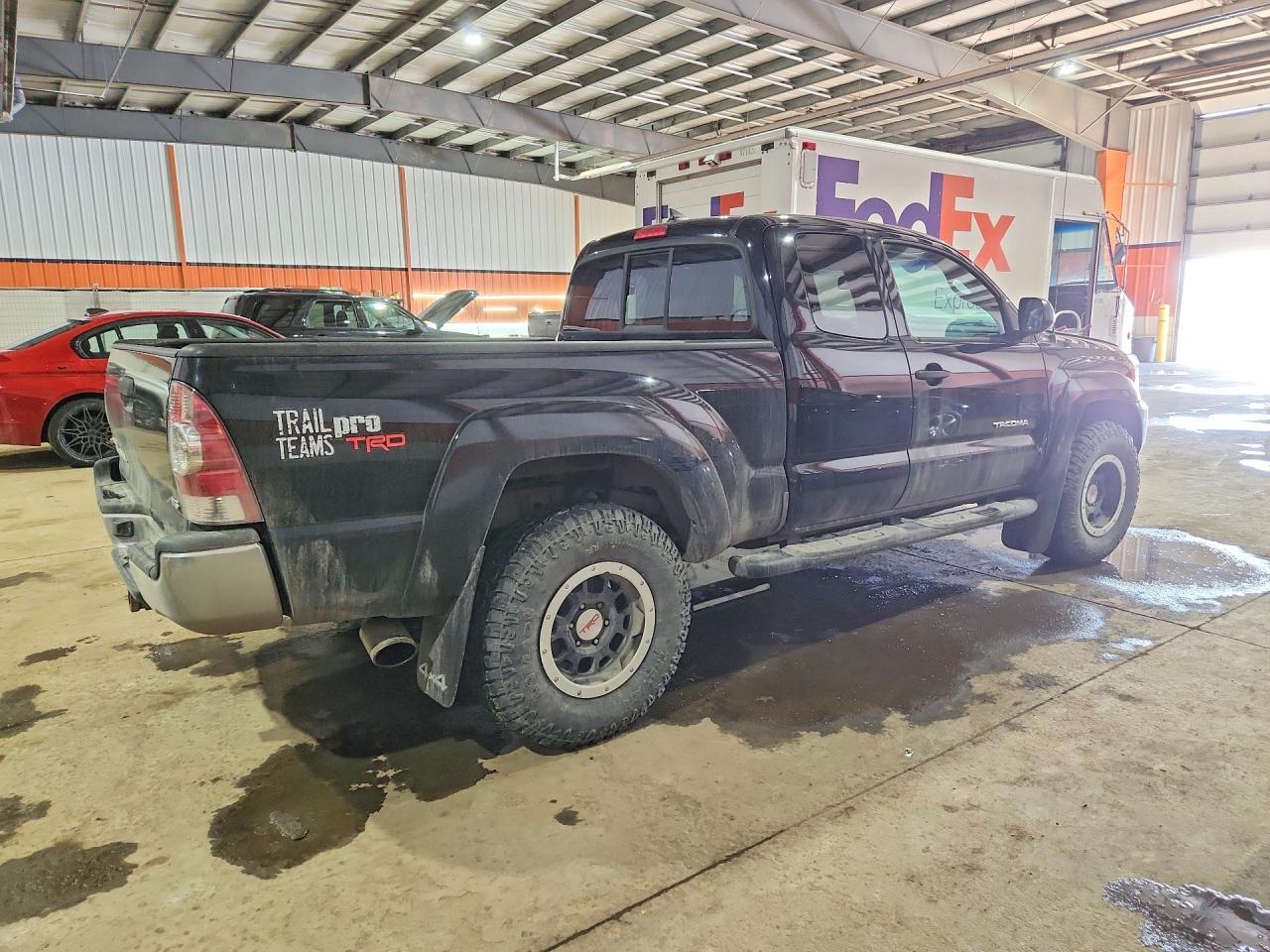 2015 Toyota Tacoma V6 - Image 3