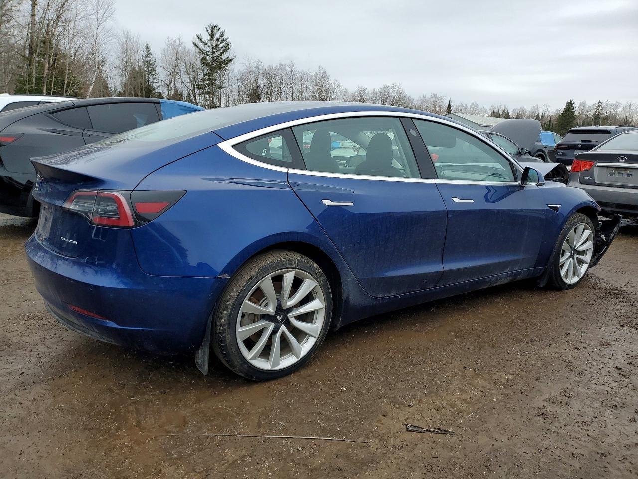 2020 Tesla Model 3 - Фото 3