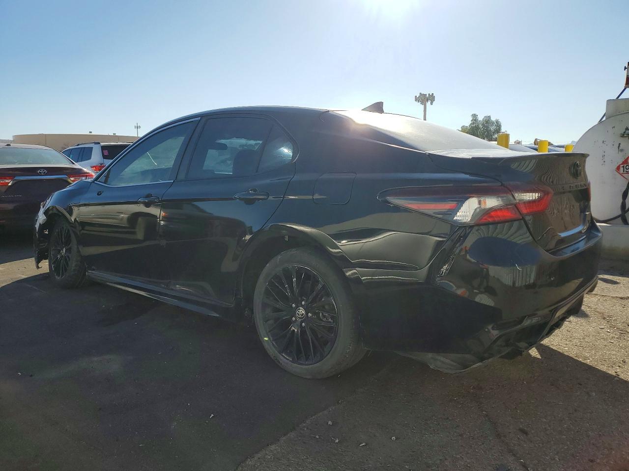 2021 Toyota Camry Se Nightshade - Фото 2