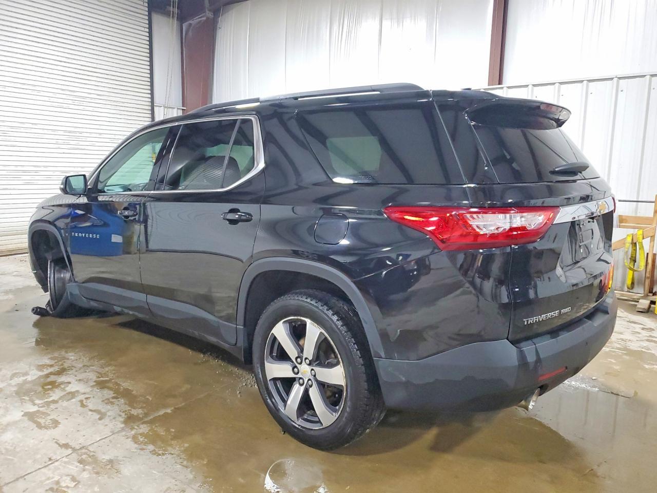 2021 Chevrolet Traverse Lt - Фото 2