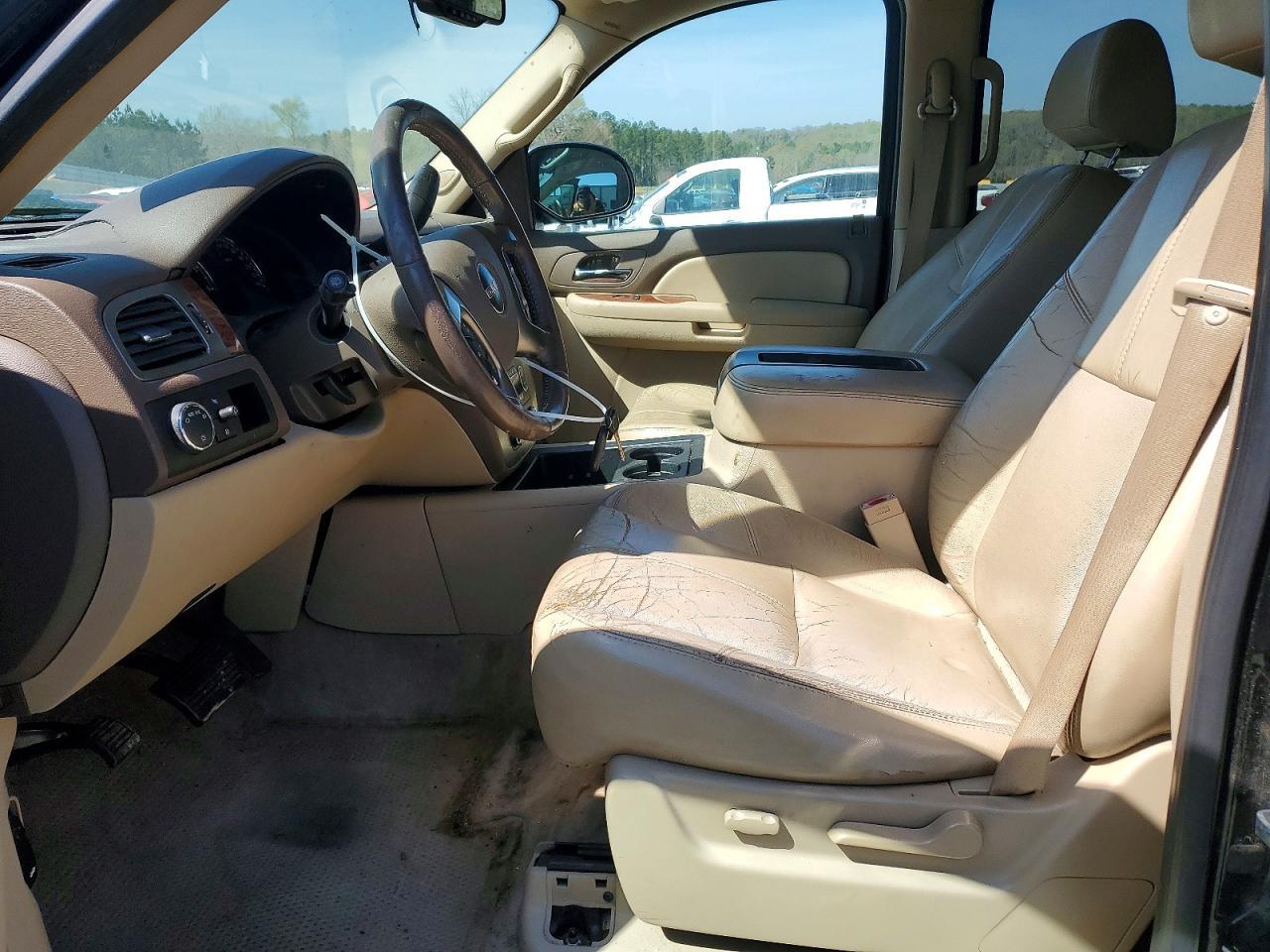 2007 Yukon Mini Bus - Image 7