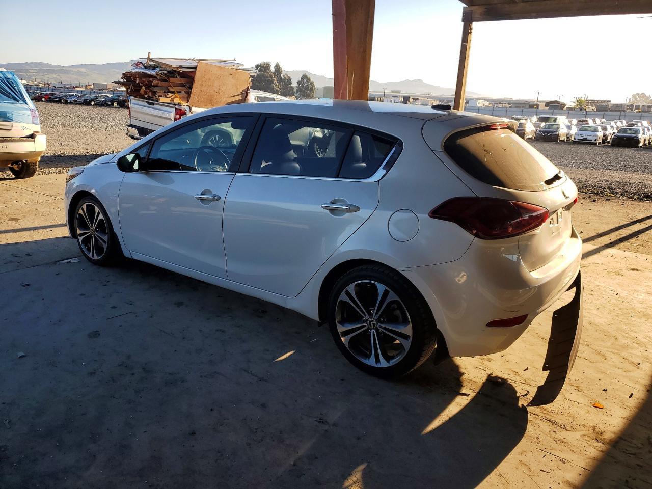 2015 Kia Forte5 Ex - Фото 2