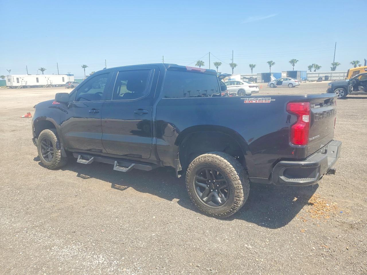 2022 Chevrolet Silverado K1500 Lt Trail Boss - Фото 2