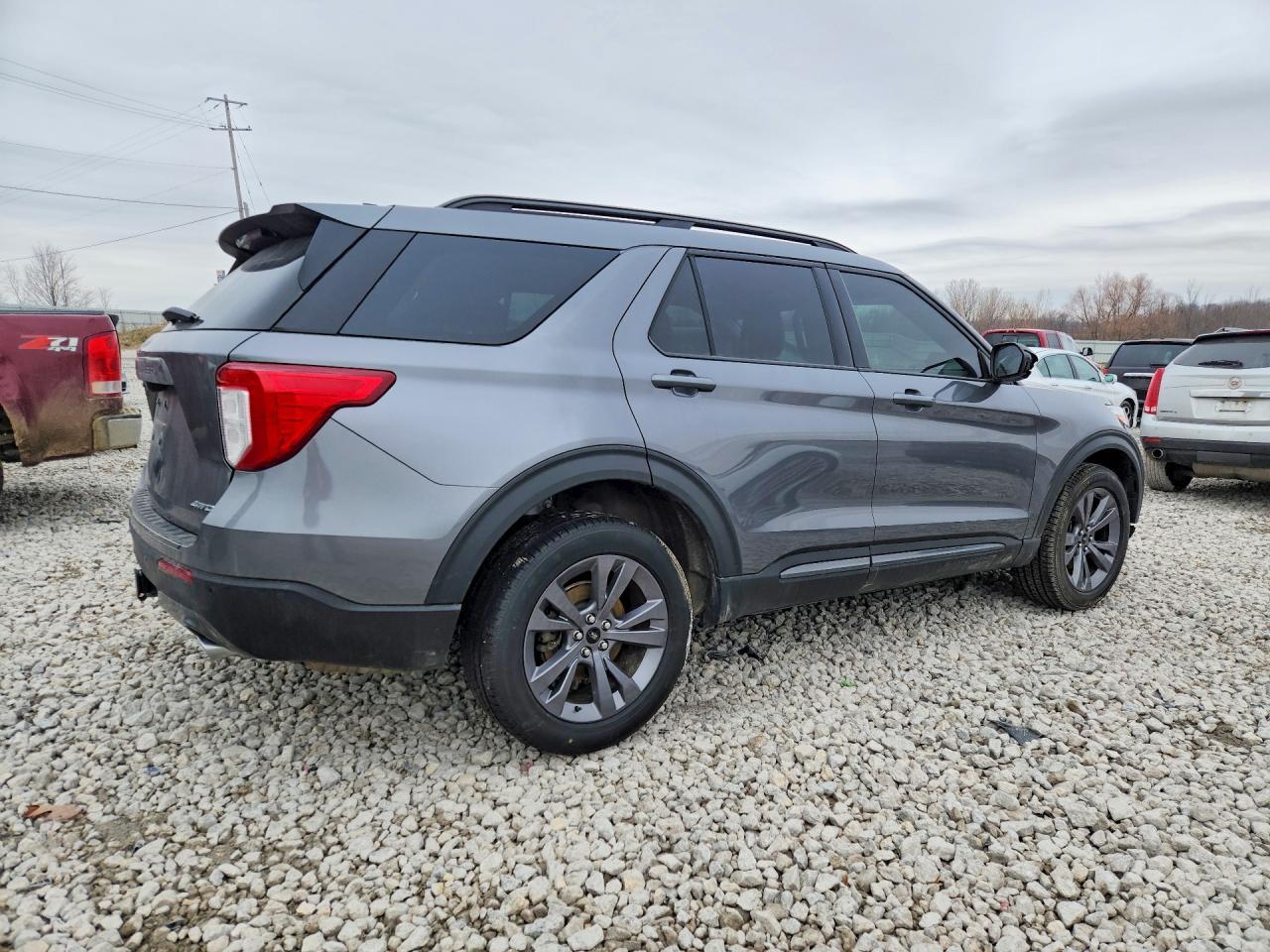 2022 Ford Explorer Xlt - Фото 3