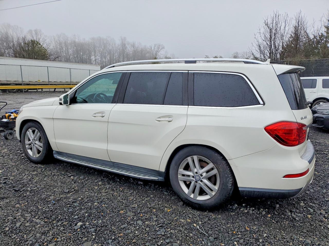 2016 Mercedes-Benz Gl 450 4Matic - Image 2