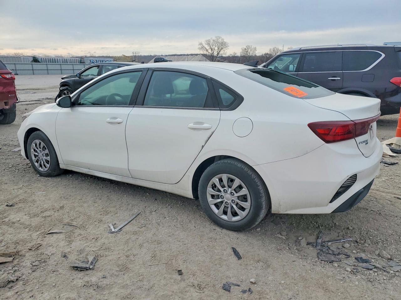 2022 Kia Forte Fe - Фото 2