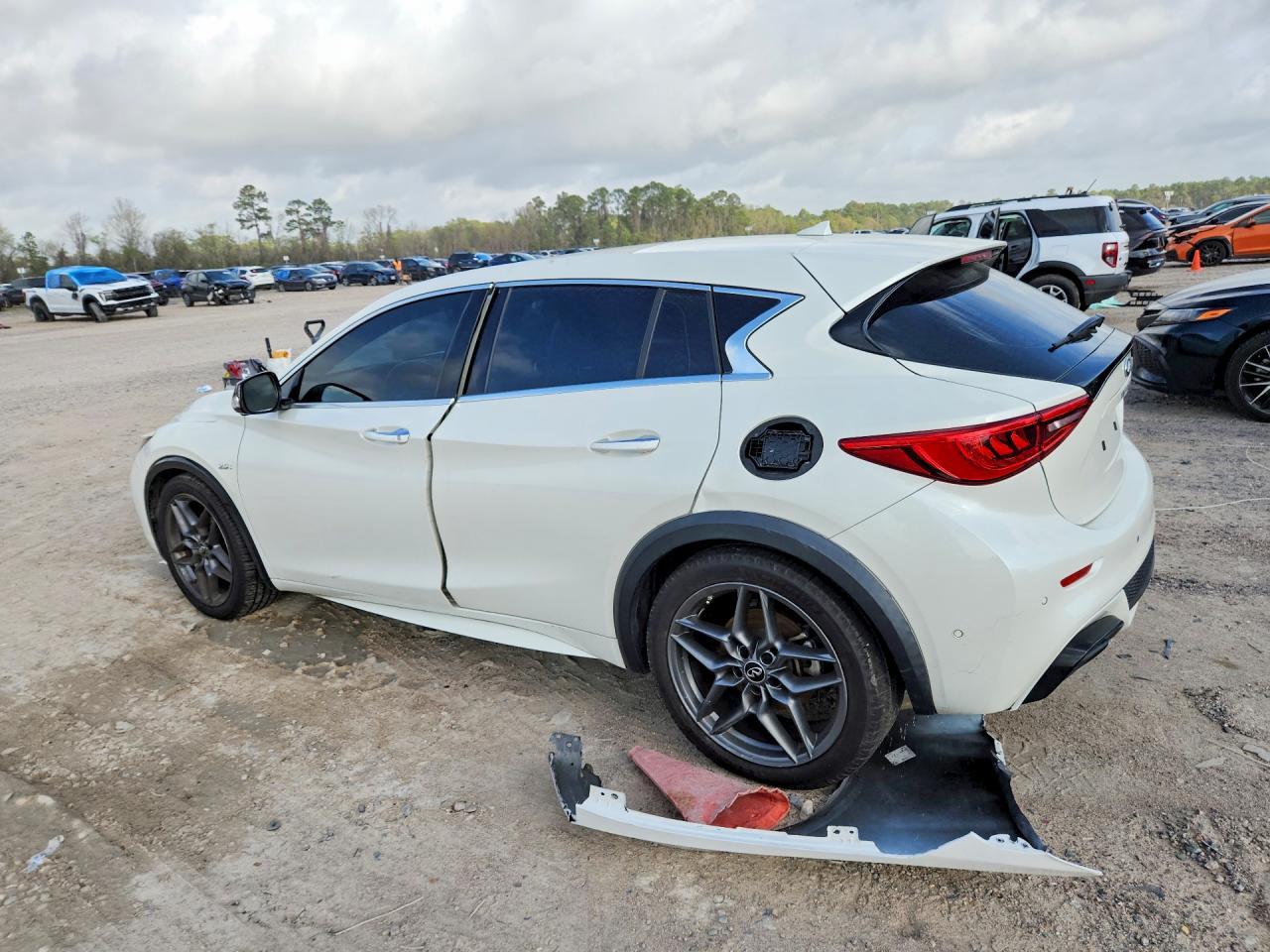 2018 Infiniti Qx30 Base - Фото 2