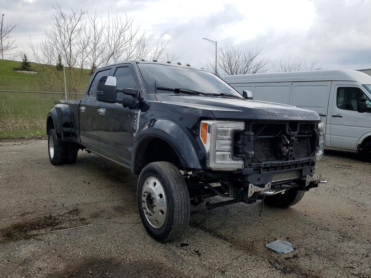 2017 Ford F450 Super Duty - Фото 4