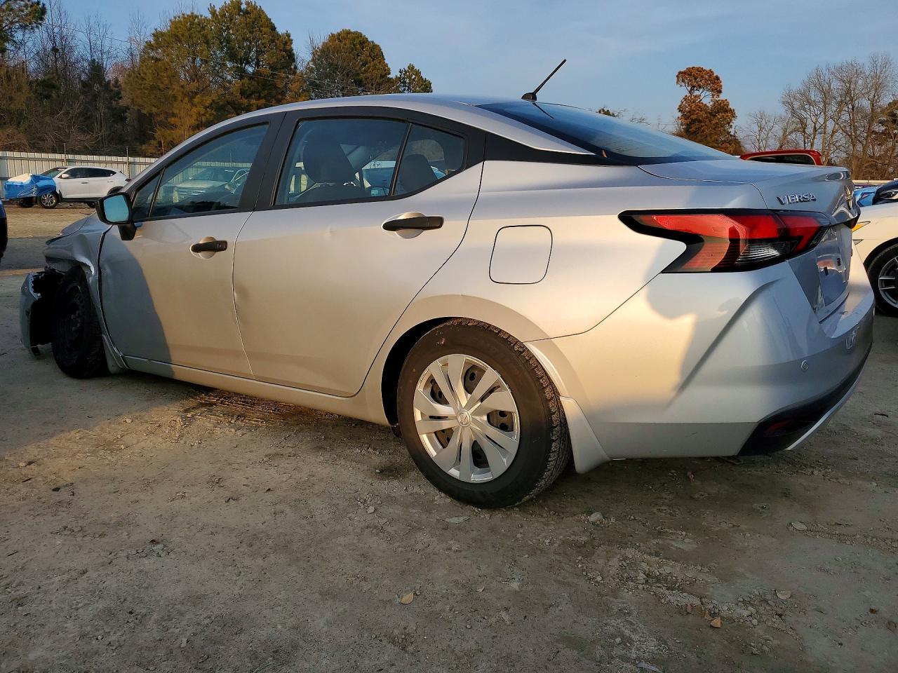 2023 Nissan Versa S - Фото 2