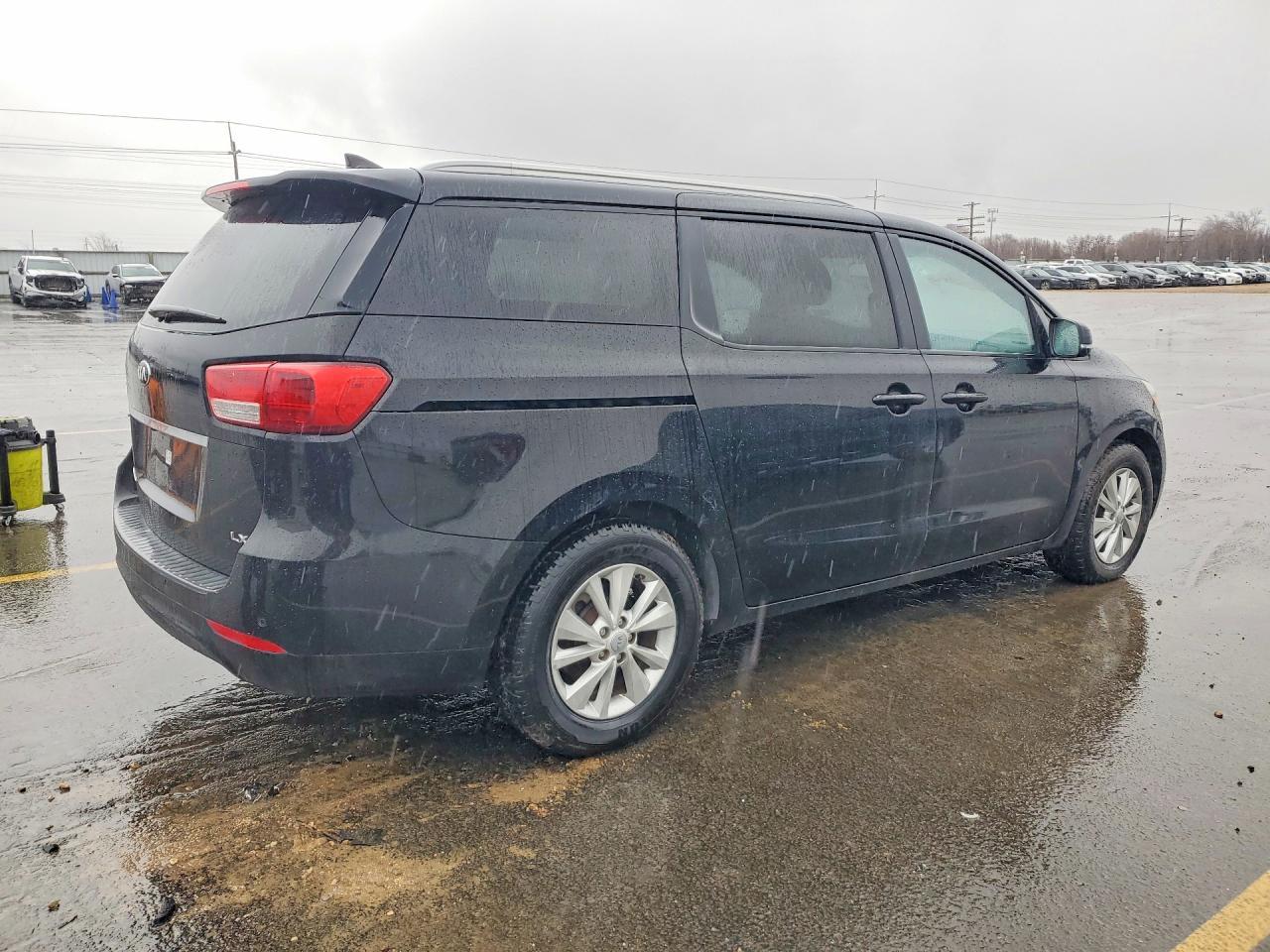 2015 Kia Sedona Lx - Image 3