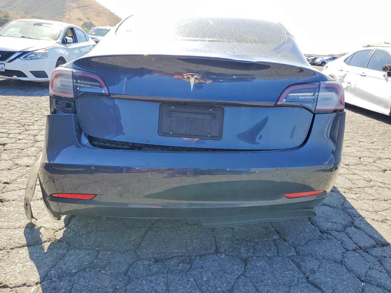 2022 Tesla Model 3 - Фото 6