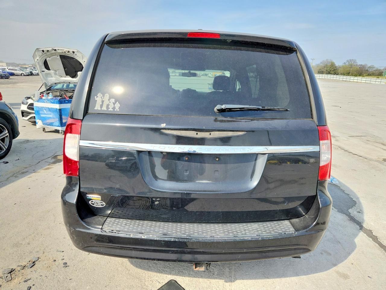 2012 Chrysler Town & Country Touring - Фото 6