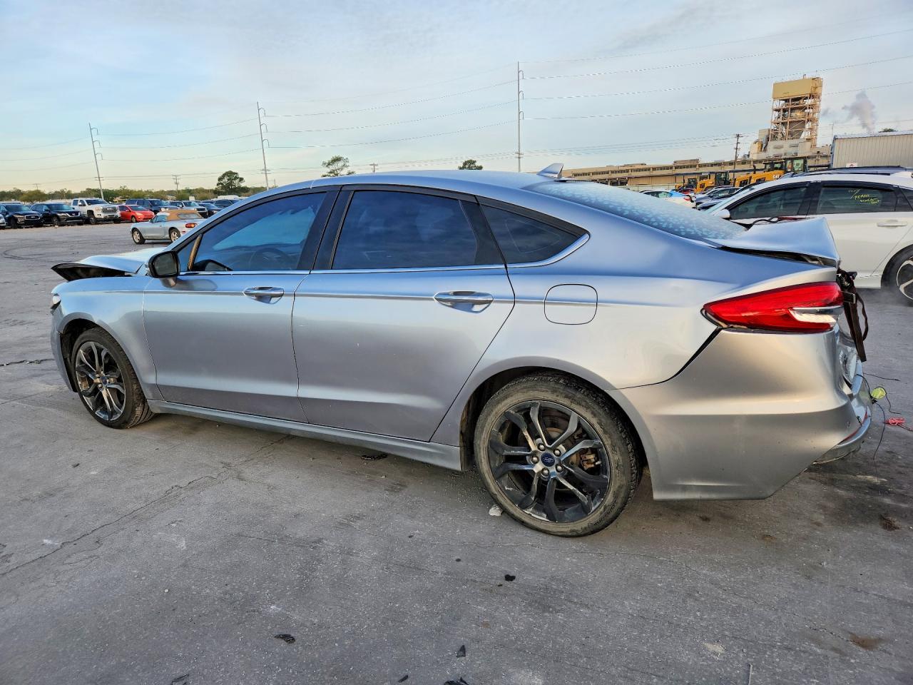 2020 Ford Fusion Sel - Фото 2
